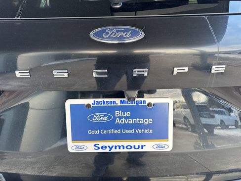 Certified 2024 Ford Escape ST-Line Select w/ Tech Pack #2 image 15