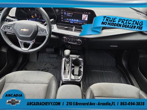 Used 2025 Chevrolet Trax LT w/ Driver Confidence Package FWD image 6