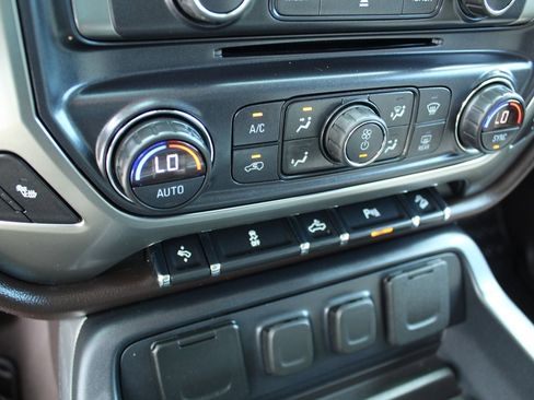 Used 2018 Chevrolet Silverado 1500 LT w/ Texas Edition image 26