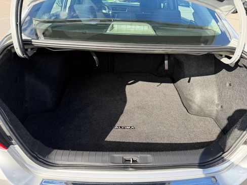 Used 2016 Nissan Altima 2.5 SV w/ Convenience Package FWD image 13
