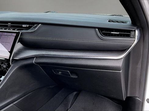 Used 2024 Jeep Grand Cherokee L Overland w/ Luxury Tech Group IV image 26