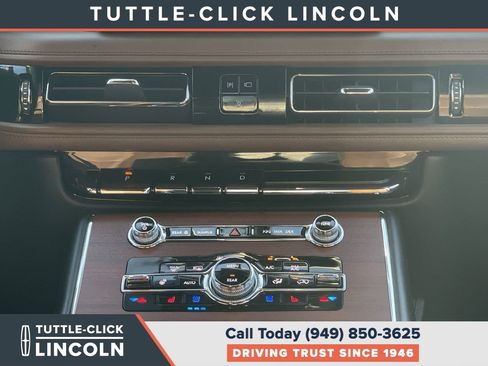 Certified 2022 Lincoln Aviator Reserve w/ Equipment Group 201A image 13