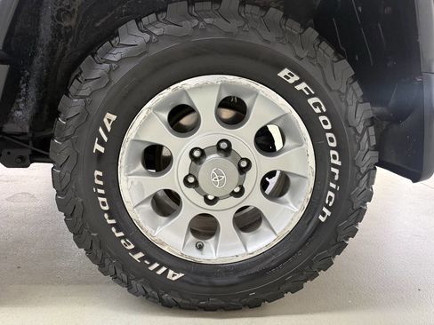 Used 2012 Toyota FJ Cruiser 4WD w/ Upgrade Pkg image 25