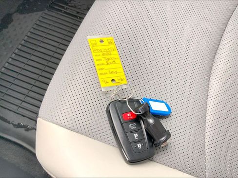 Used 2023 Toyota RAV4 Limited w/ Limited Grade Weather Package AWD/4WD image 15