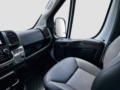 Used 2025 RAM ProMaster 2500 w/ Convenience Group FWD image 22