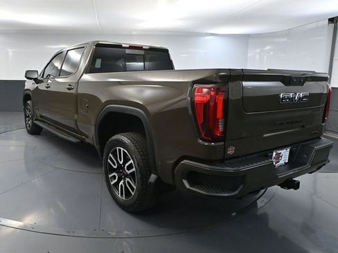 Used 2023 GMC Sierra 1500 AT4 w/ AT4 Preferred Package image 9