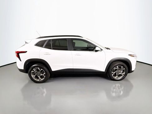 Used 2025 Chevrolet Trax LT w/ Driver Confidence Package FWD image 8