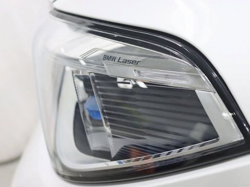 Used 2022 BMW X5 xDrive40i w/ M Sport Package image 8