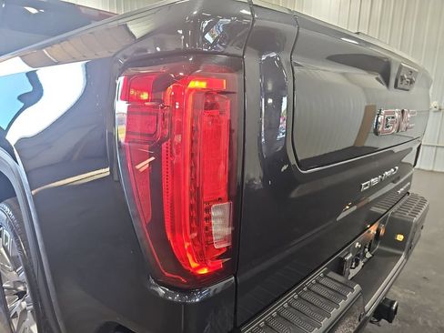 Used 2023 GMC Sierra 1500 Denali w/ Denali Reserve Package AWD/4WD image 35