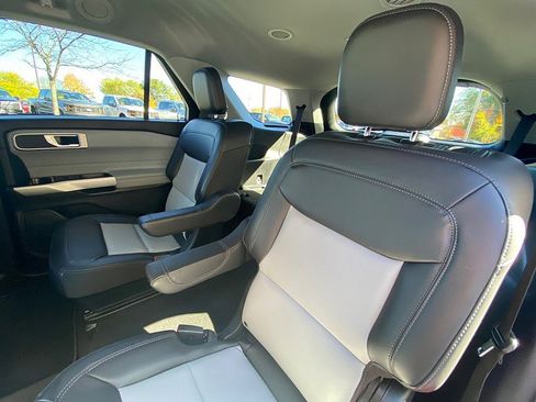 Certified 2022 Ford Explorer XLT w/ Equipment Group 202A image 36