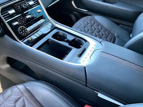 Used 2025 Nissan Armada Platinum Reserve image 15