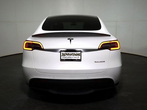Used 2022 Tesla Model Y Performance image 10