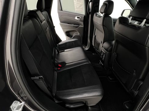 Used 2018 Jeep Grand Cherokee Laredo AWD/4WD image 14