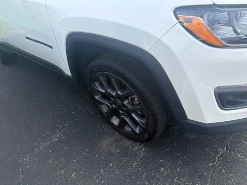 Used 2021 Jeep Compass Latitude AWD/4WD image 2