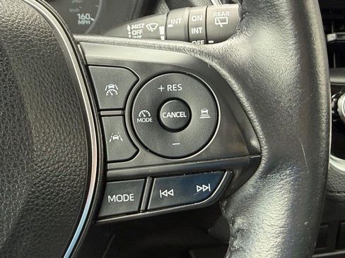 Used 2023 Toyota Corolla Cross LE AWD/4WD image 21