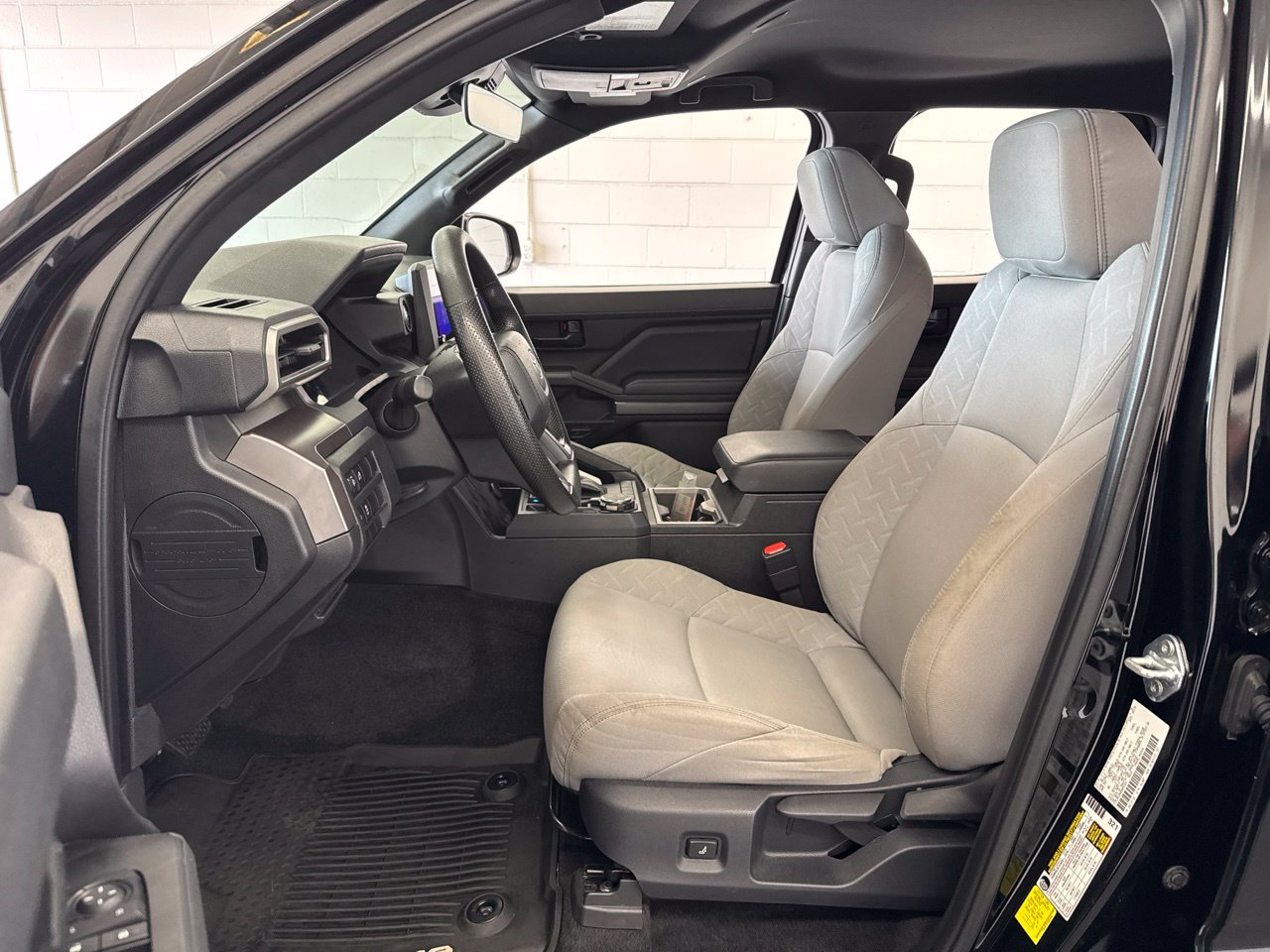 Used 2024 Toyota Tacoma SR5 AWD/4WD image 13