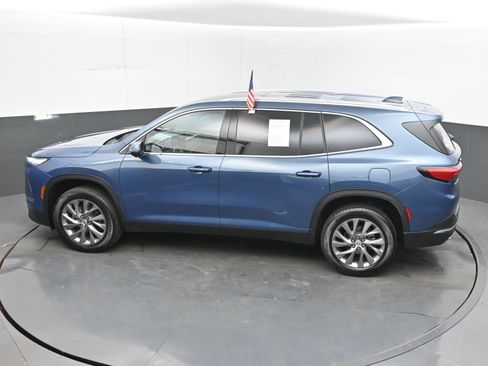 Used 2025 Buick Enclave Preferred FWD image 35