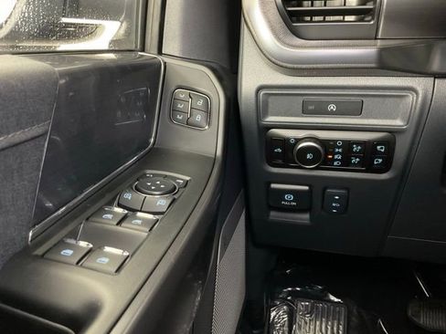 New 2025 Ford F150 Lariat w/ Equipment Group 501A Mid image 20