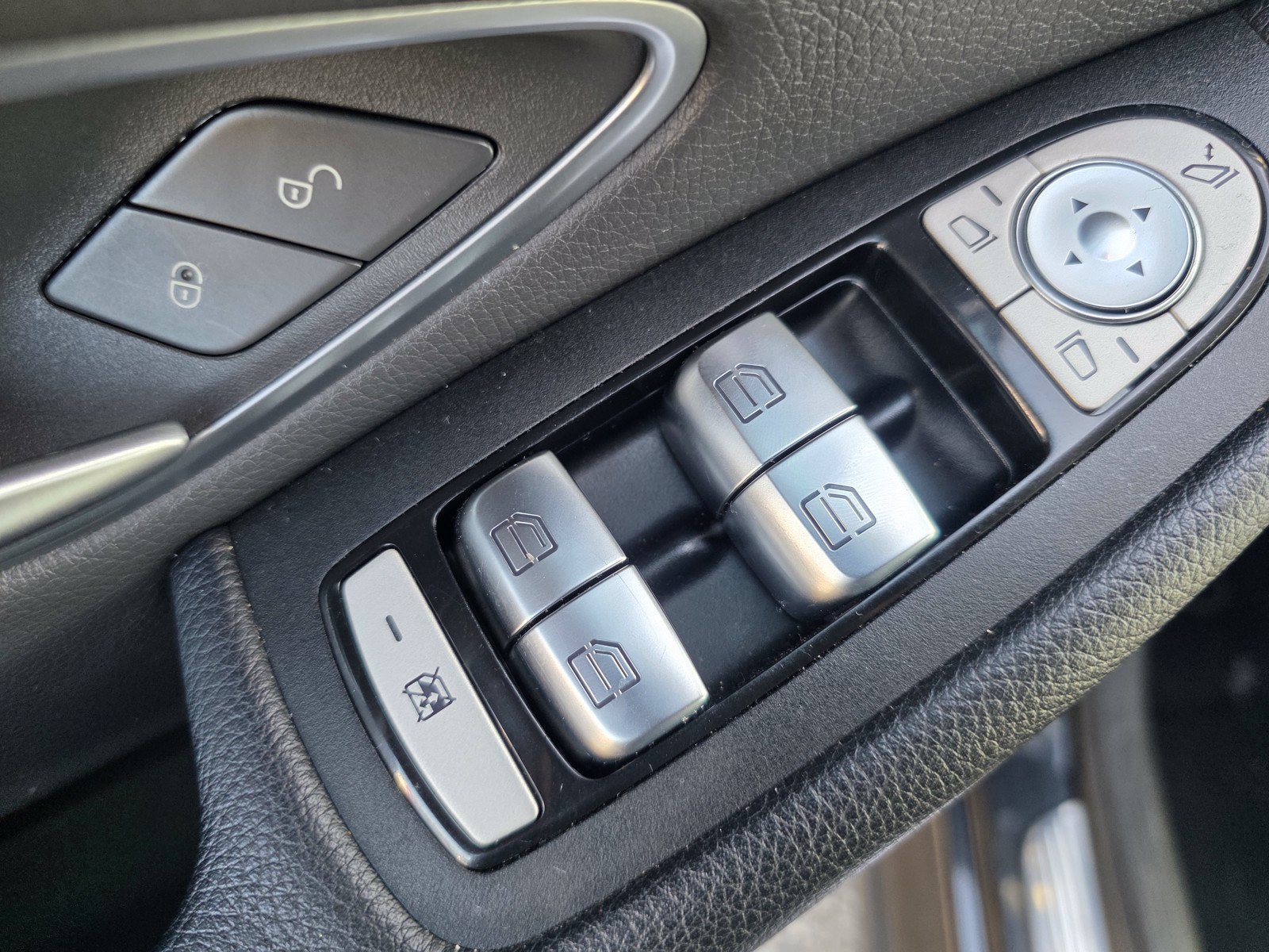 Used 2021 Mercedes-Benz GLC 300 image 22
