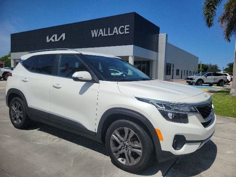 Certified 2022 Kia Seltos S FWD image 1