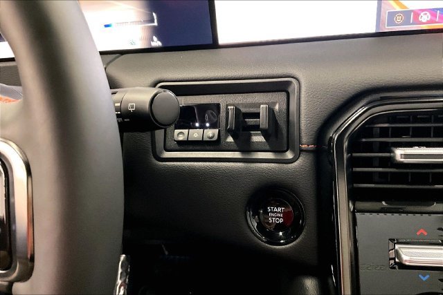 Used 2025 Nissan Armada PRO-4X AWD/4WD image 37