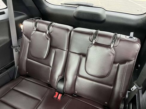 Used 2025 Ford Explorer Platinum w/ LUX Leather Package image 27