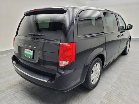 Used 2020 Dodge Grand Caravan SE image 9