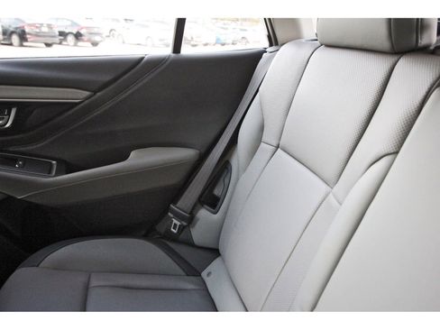 Used 2022 Subaru Outback Limited image 14