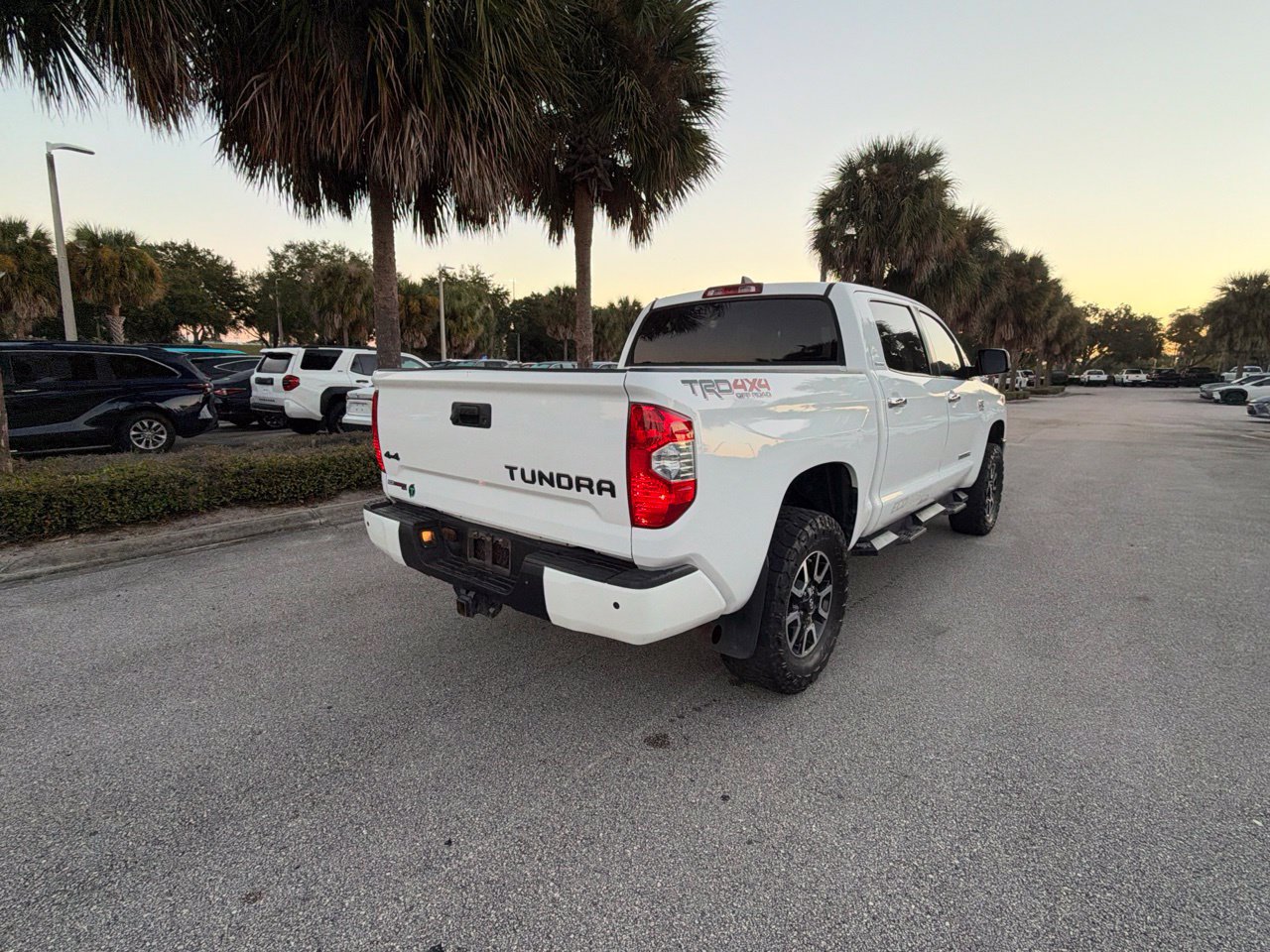 Used 2021 Toyota Tundra Limited w/ Limited Premium Package AWD/4WD image 4