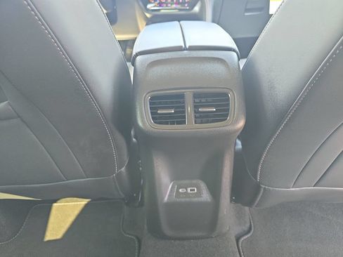 Used 2023 Buick Envision Essence FWD image 18