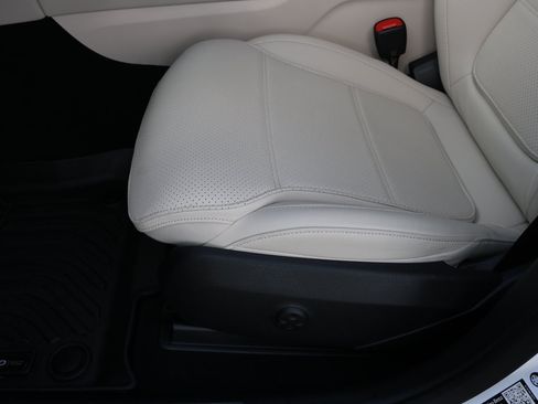 Used 2026 Mercedes-Benz GLC 300 image 11
