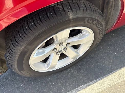 Used 2010 Dodge Challenger R/T RWD image 3
