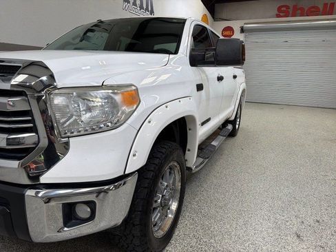 Used 2016 Toyota Tundra SR5 w/ SR5 Upgrade Package AWD/4WD image 10