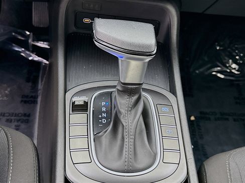 Used 2025 Hyundai Kona SE image 16
