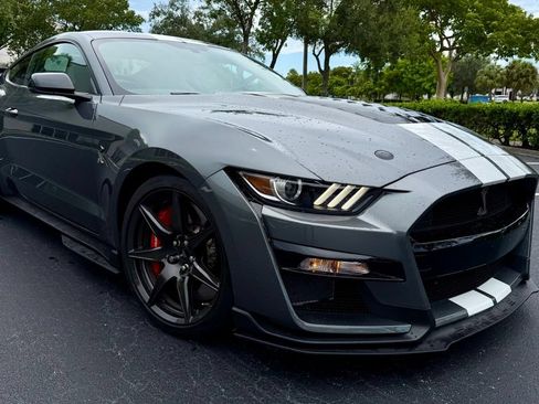 Used 2022 Ford Mustang Shelby GT500 w/ Carbon Fiber Track Pack RWD image 5
