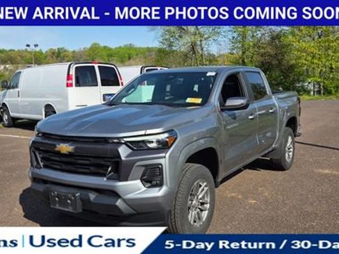 Used 2023 Chevrolet Colorado LT w/ LT Convenience Package III AWD/4WD image 3