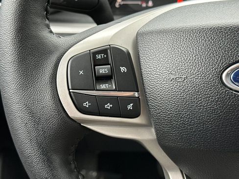 Used 2024 Ford Explorer XLT w/ Equipment Group 202A image 27