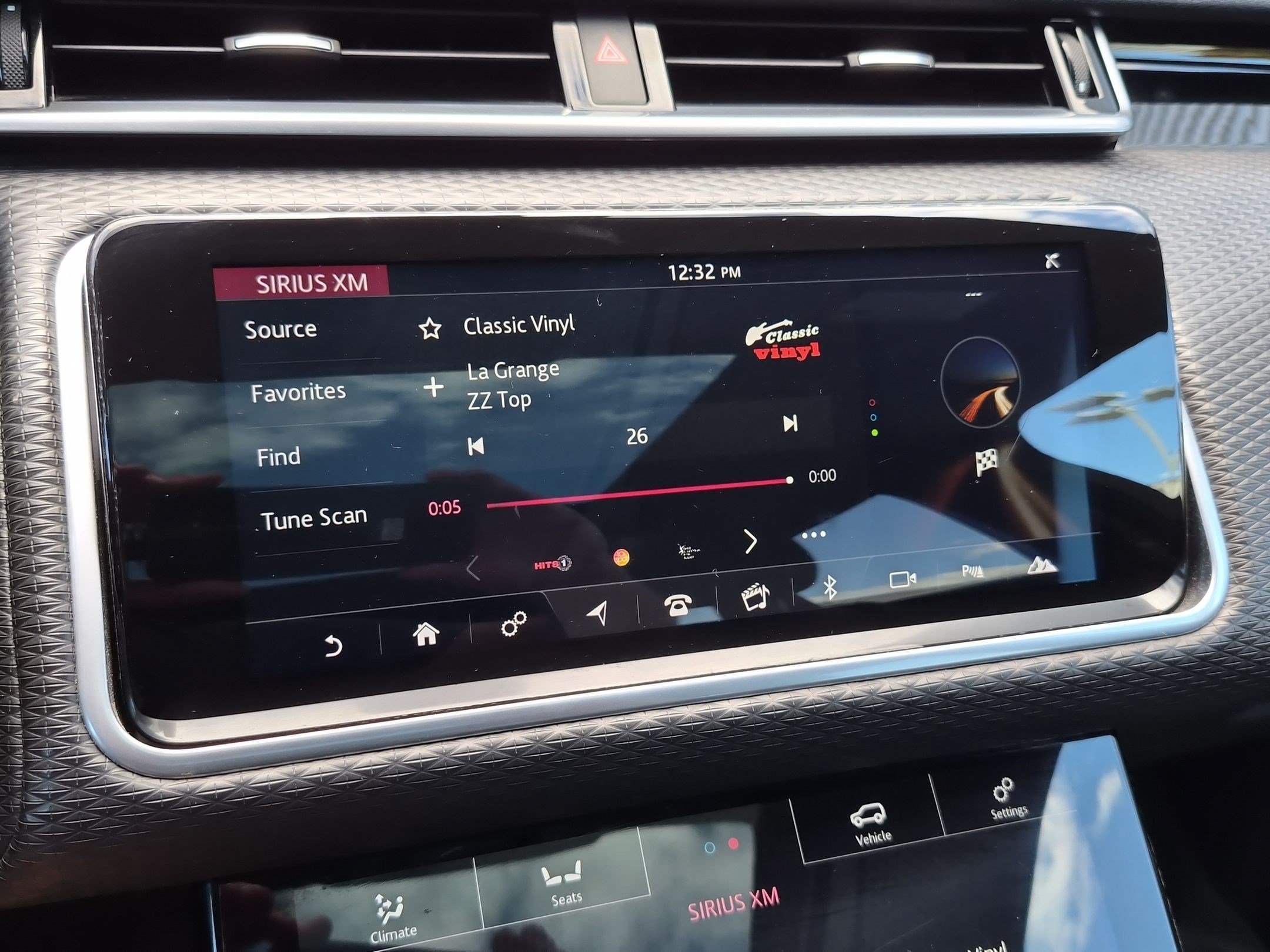Used 2020 Land Rover Range Rover Velar R-Dynamic S AWD/4WD image 21
