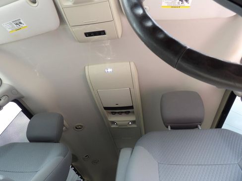 Used 2010 Chrysler Town & Country Touring w/ Entertainment Group #2 FWD image 24