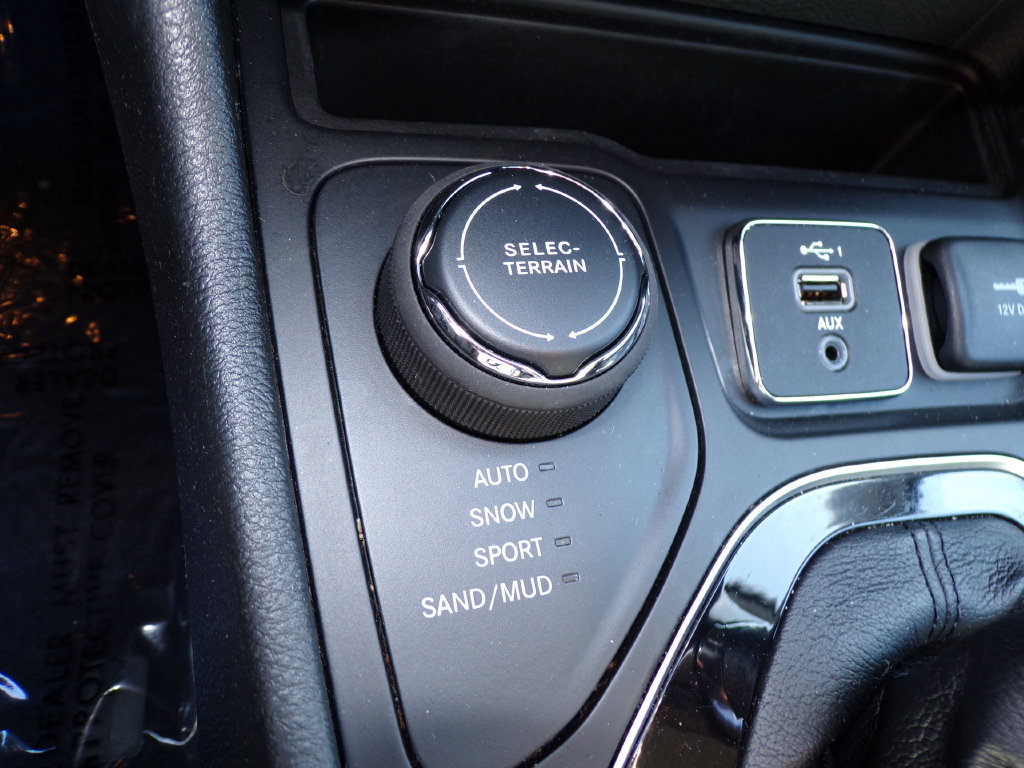 Certified 2023 Jeep Cherokee Altitude Lux AWD/4WD image 20