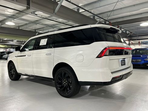 Used 2026 Lincoln Navigator L Reserve w/ Jet Appearance Package AWD/4WD image 4