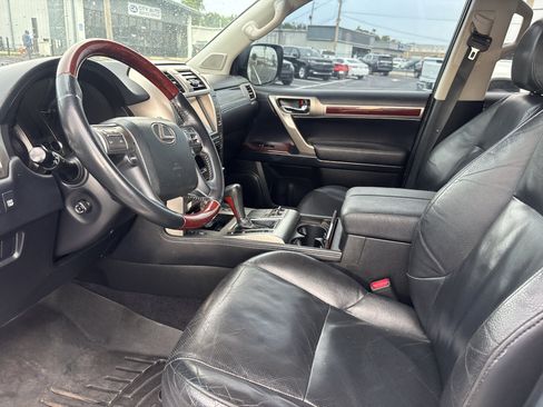 Used 2014 Lexus GX 460 w/ Premium Package AWD/4WD image 3