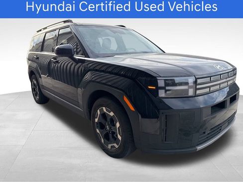 Used 2025 Hyundai Santa Fe SEL image 2