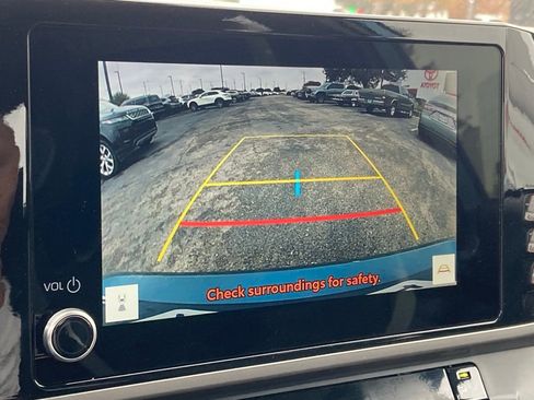 Used 2025 Toyota Camry SE image 21