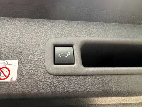 Used 2026 Toyota Sienna LE AWD/4WD image 35