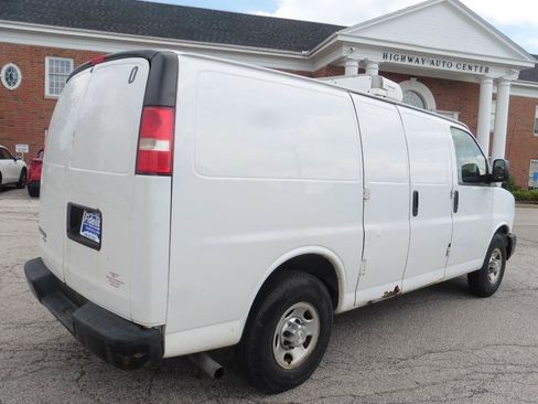 Used 2015 Chevrolet Express 2500 RWD image 8