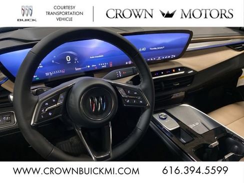 Used 2025 Buick Enclave Preferred w/ LPO, Floor Liner Package image 18