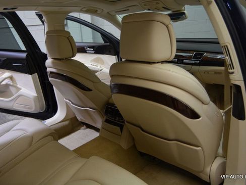 Used 2014 Audi A8 L TDI w/ Premium Package image 19