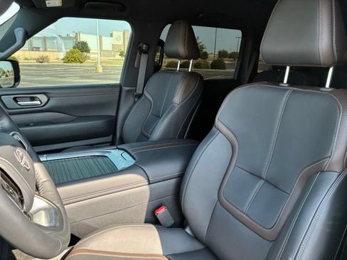 Certified 2026 Nissan Armada SL w/ Captain's Chari Seat Package RWD image 11
