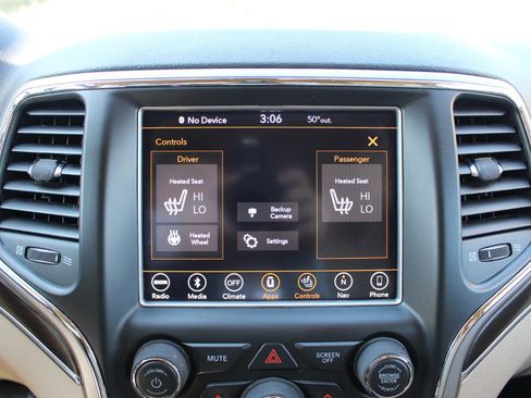 Used 2018 Jeep Grand Cherokee Limited image 27